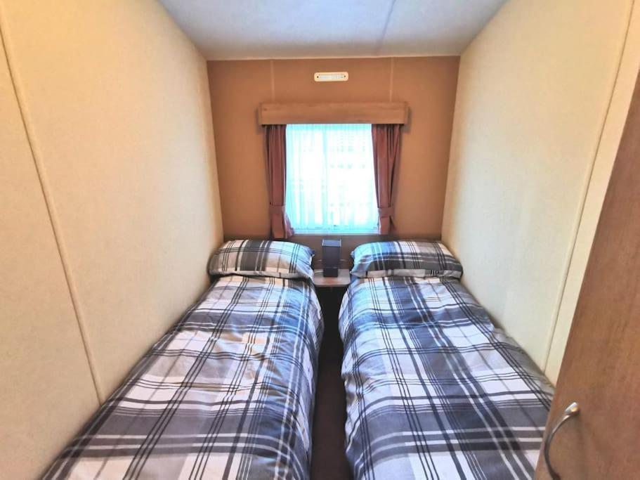 Charming Static Caravan Доліш Екстер'єр фото
